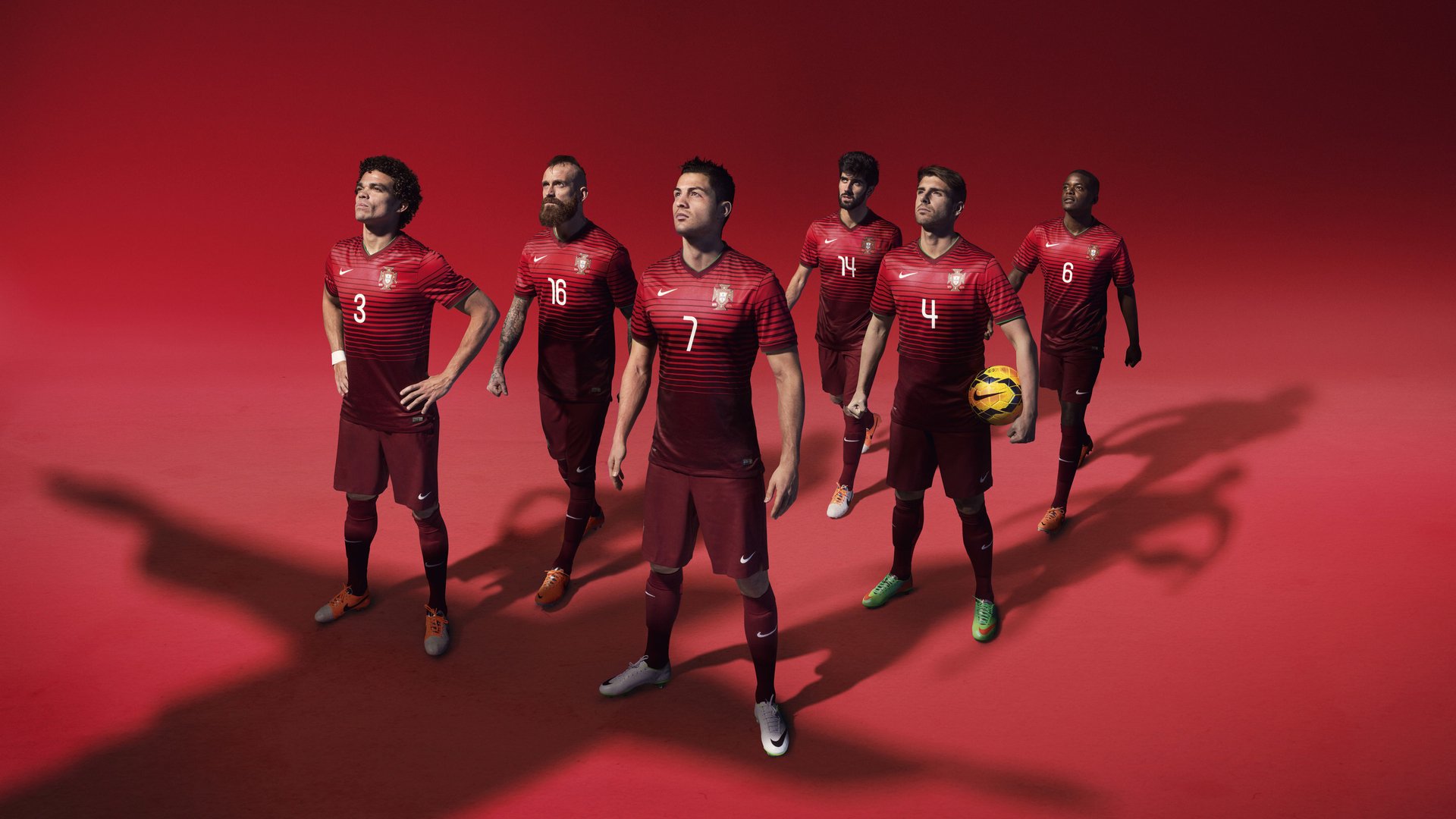 赛场“快闪”战术:变革中的欧冠足球,快闪联赛